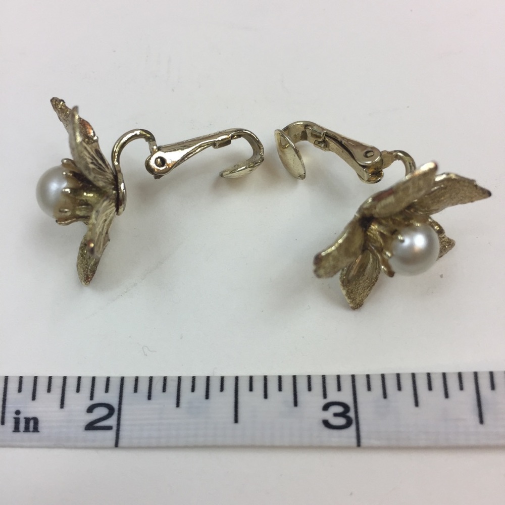 Five Petal Gold Flower Clip-on Earrings “Pearl” - Picture 4 of 5